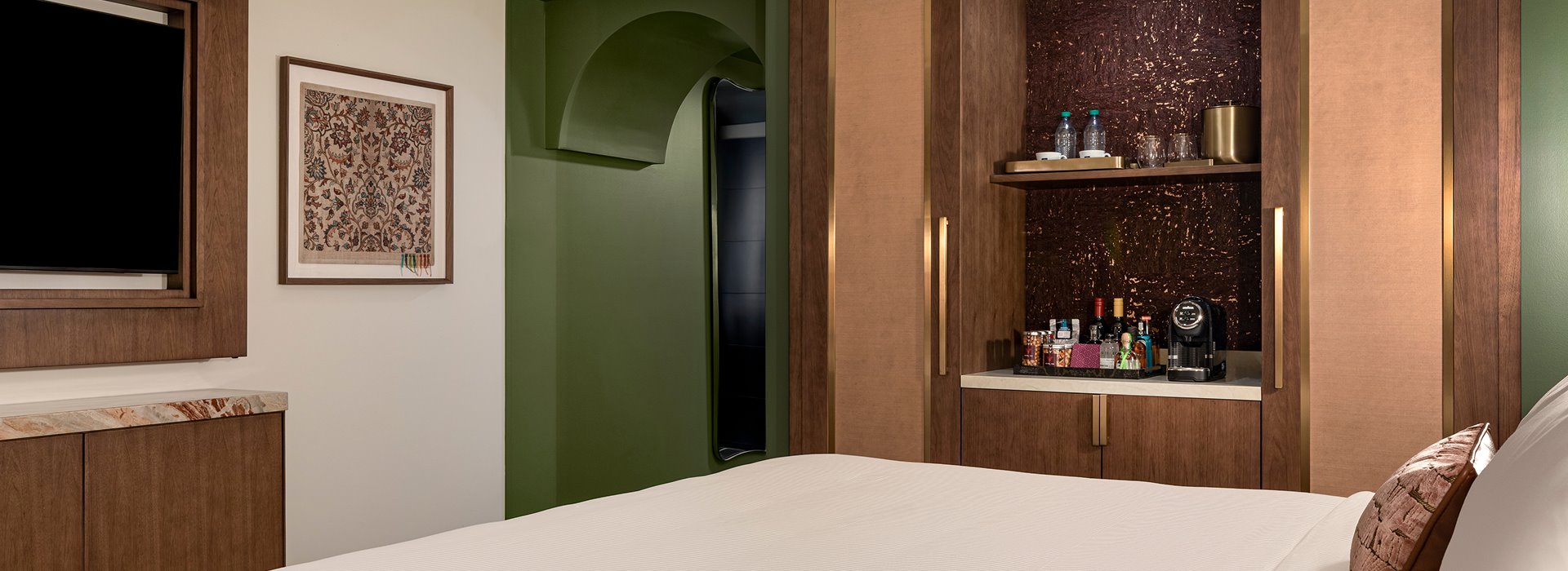 Deluxe Room King Jr. Suite